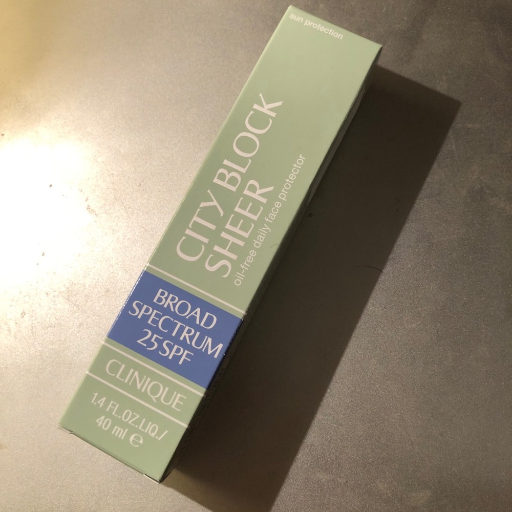 Clinique City Block Sheer Broad Spectrum SPF 25 Full Size NIB